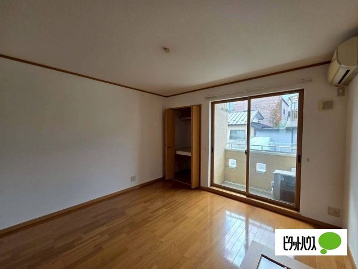 一関ステーション・アベニューCの居間