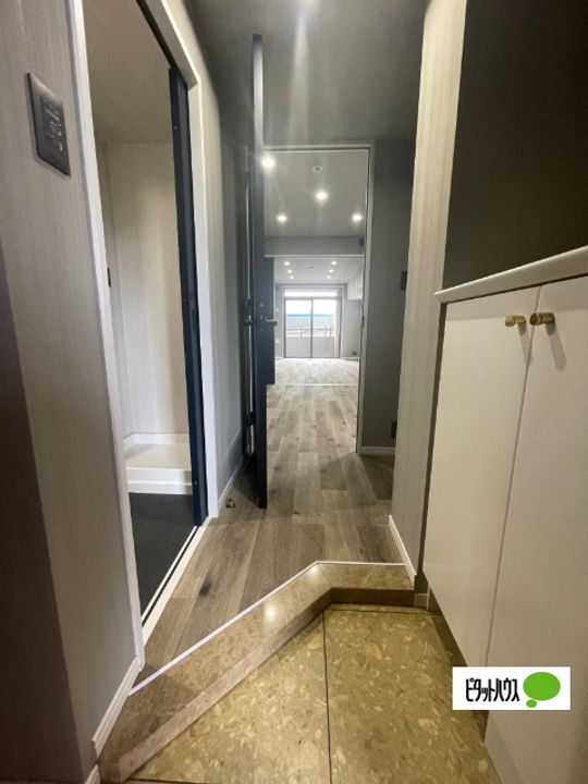 クリオ黄金町弐番館の玄関