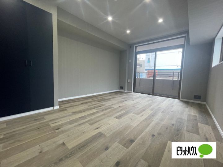 クリオ黄金町弐番館の居間