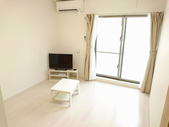 クレイノ田原の居間