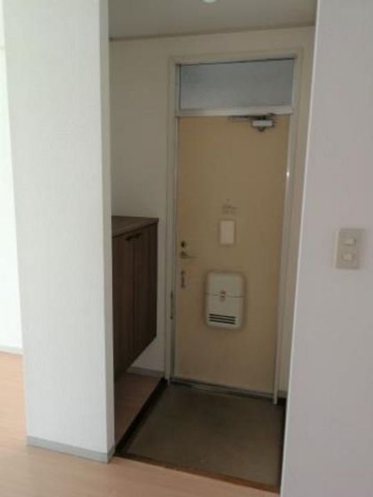 メルヴェーユ浜野 Bの玄関