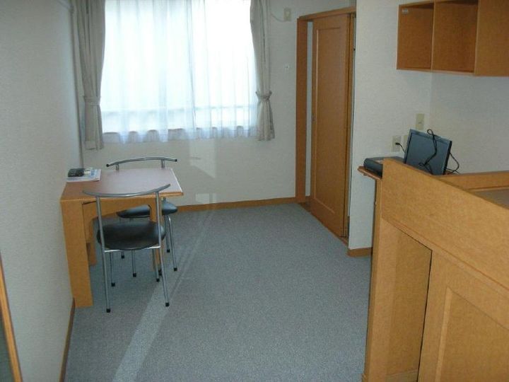 レオパレス鶴崎Iの居間