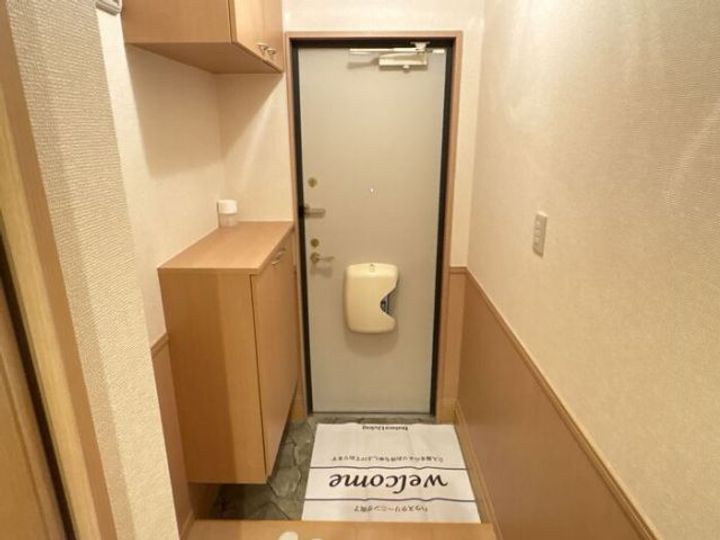 群馬県高崎市箕郷町東明屋(アパート)の賃貸物件の玄関