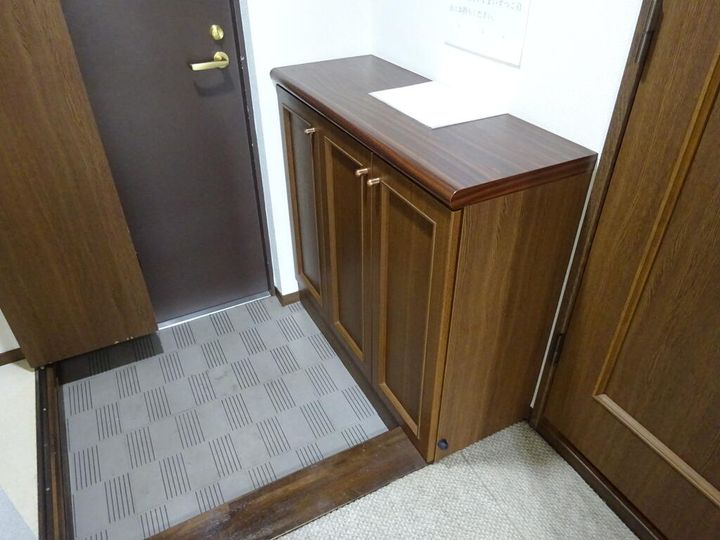 ライオンズマンション苫小牧錦町の玄関