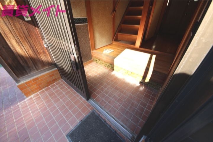 三重県員弁郡東員町笹尾西4(一戸建)の賃貸物件の玄関