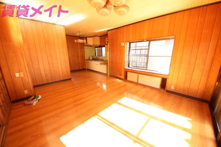 三重県員弁郡東員町笹尾西4(一戸建)の賃貸物件の居間