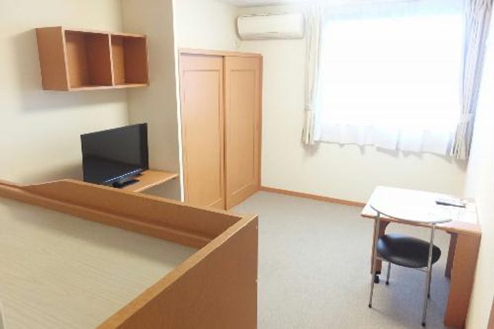 レオパレスシーバーの居間
