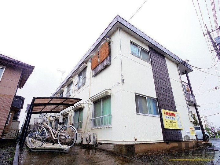 ルミネ河辺の外観