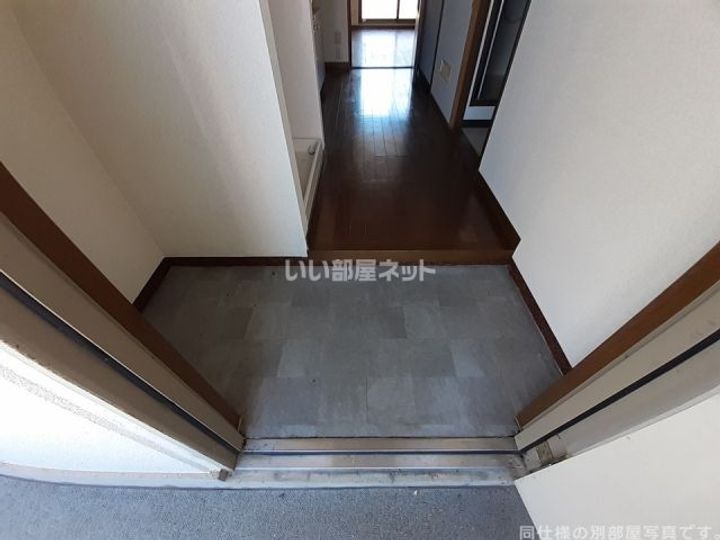 プレミール・レイの玄関