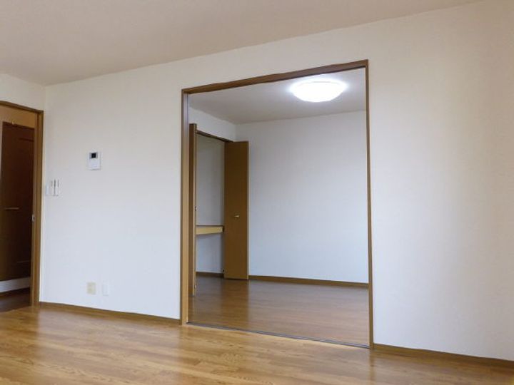愛知県半田市白山町4(アパート)の賃貸物件の居間