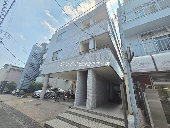 グランレッドIの外観