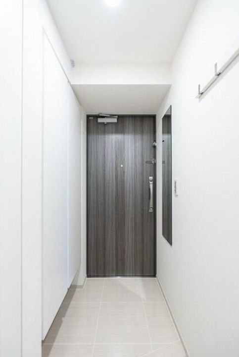 コンフォリア・リヴ東池袋の玄関