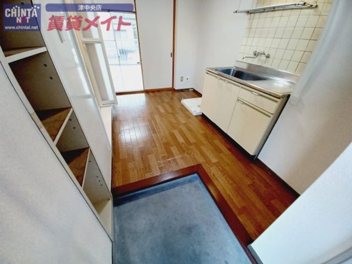 フジタハイツの玄関