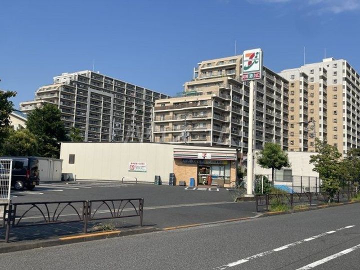 アパルトアライの周辺