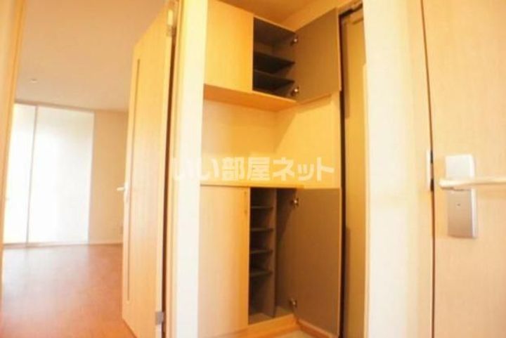 群馬県前橋市新前橋町(アパート)の賃貸物件の玄関