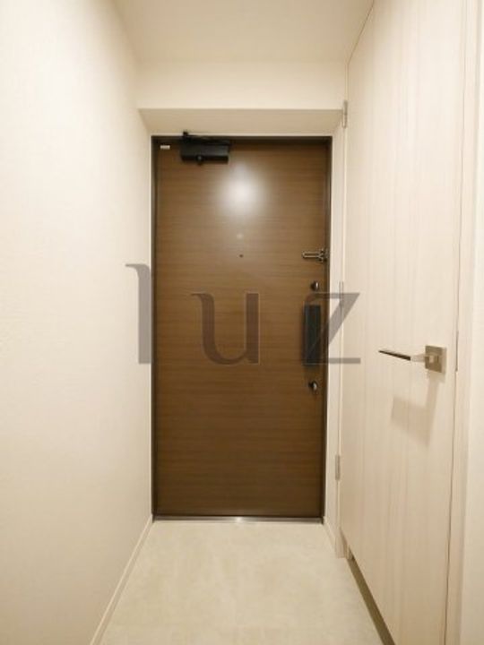 エステムコート横濱反町の玄関