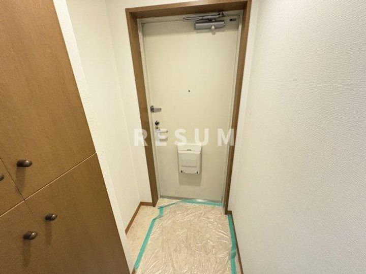 千葉県千葉市中央区新田町(マンション)の賃貸物件の玄関