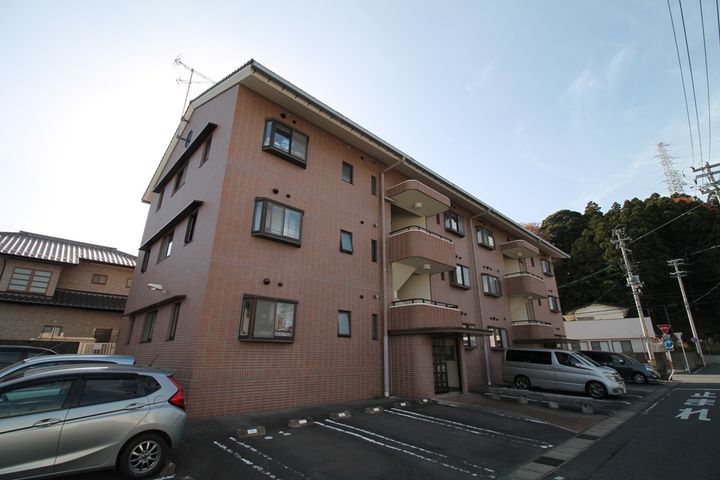 谷川瀬マンションの外観