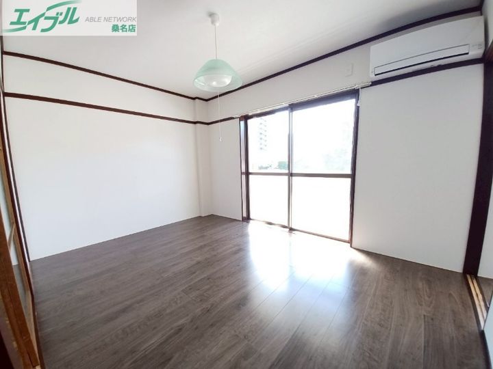 ニューハイツダイソウの居間