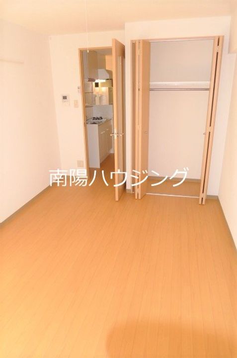 ウィングシティ立花の居間