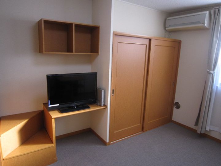 レオパレスHYTの居間