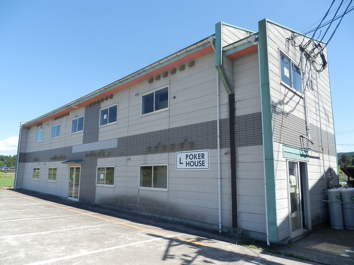 POKER HOUSE Lの外観