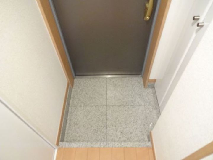 耕和ビルの玄関