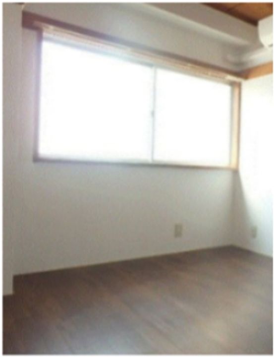 フラワーコーポの居間