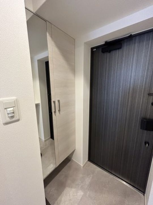 スプランディッド京橋EASTの玄関