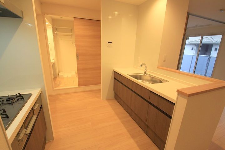 サリオス段原日出のキッチン