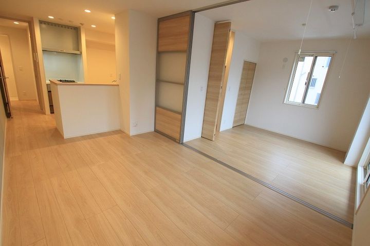 サリオス段原日出の居間