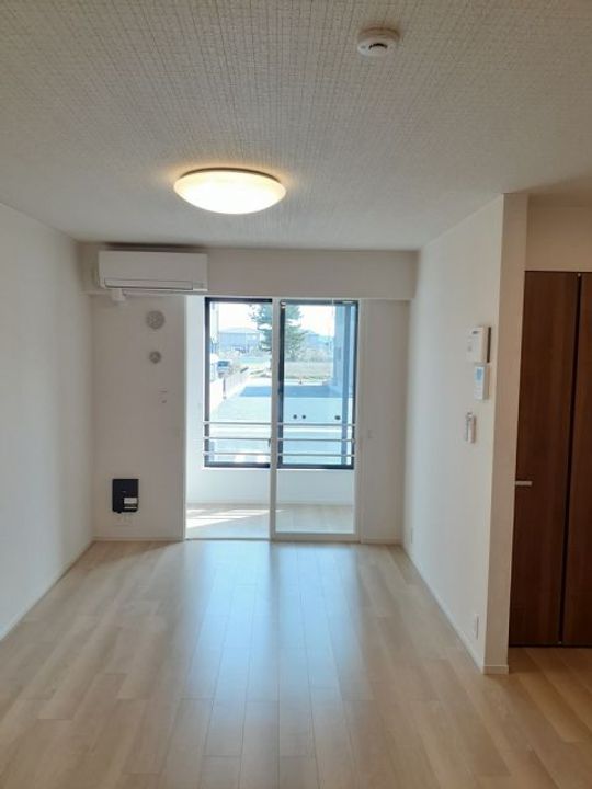 メゾン ド プリューム IIの居間