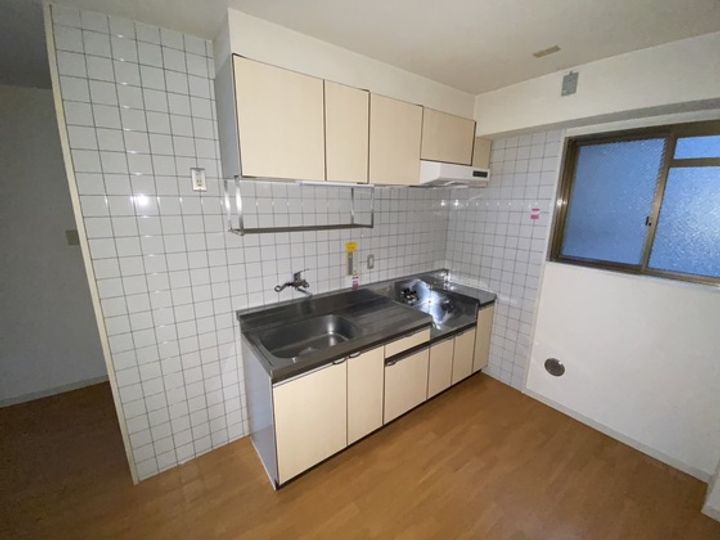 グランソレイユIIのキッチン