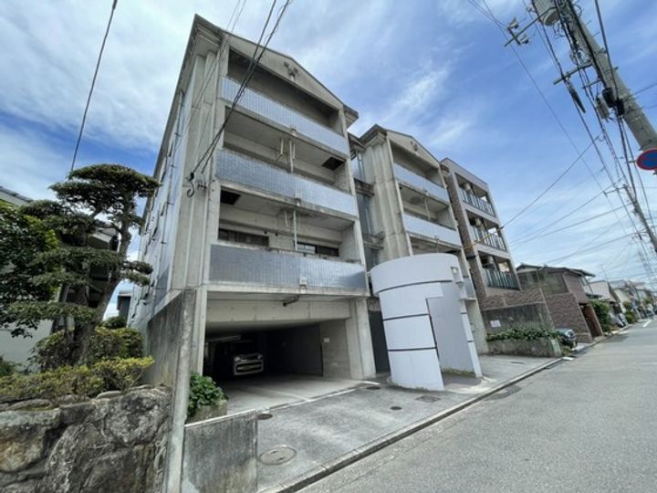 クレスト庚午南の外観