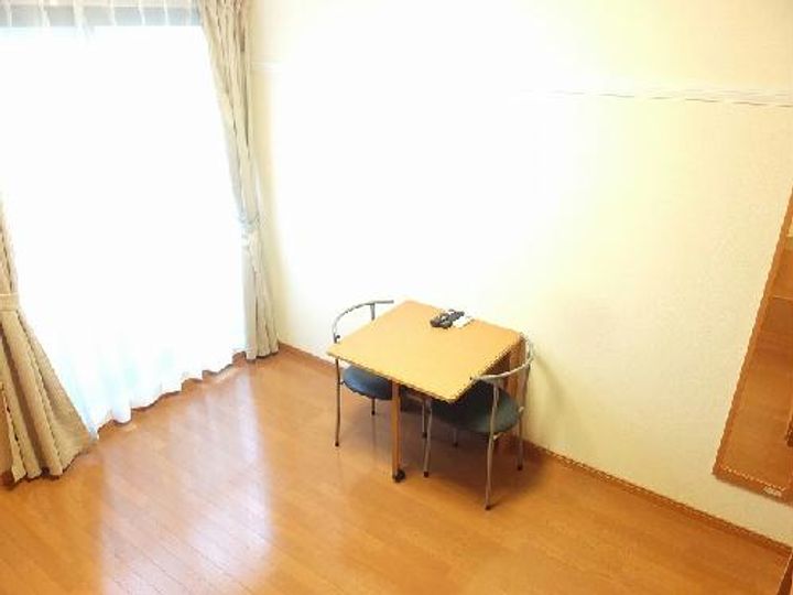 レオパレスセレッソの居間