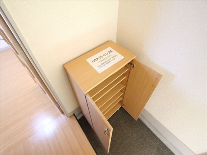 IKハイツの玄関