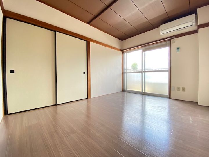サンアローズ清水沼の居間