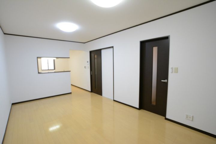 香川県観音寺市柞田町(アパート)の賃貸物件の居間