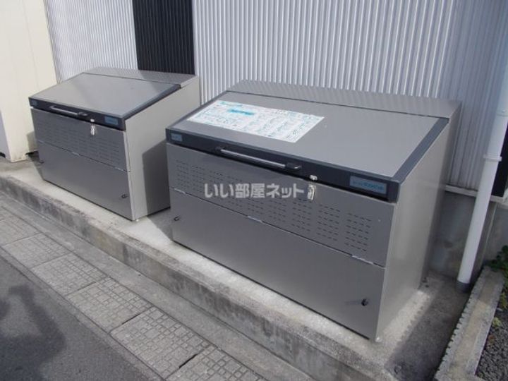 ジュネスアベニールEの地図