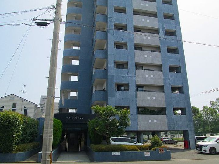 グランドパレス松山の外観