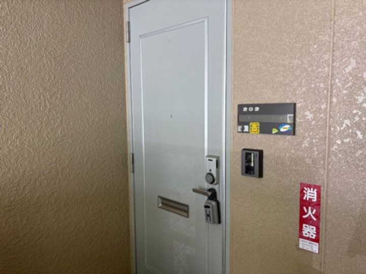 フロール大広 A棟の玄関