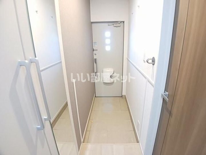 岐阜県大垣市三本木2(アパート)の賃貸物件の玄関