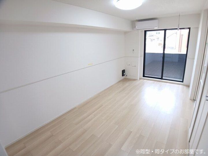 岐阜県大垣市三本木2(アパート)の賃貸物件の居間