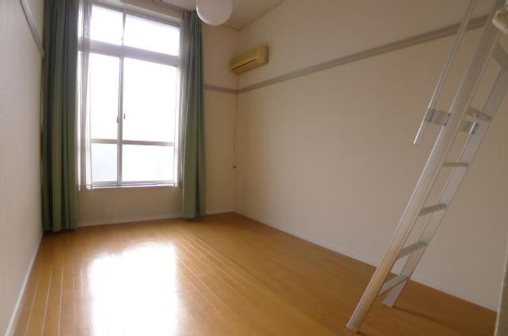 レインボーパレスの居間