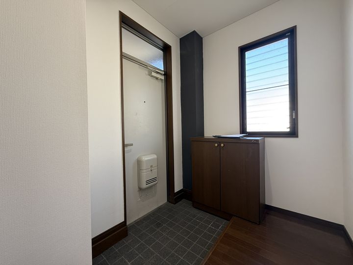 メゾン昭和土地の玄関