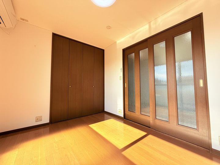 メゾン昭和土地の居間