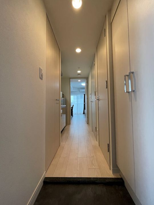 プレサンス名古屋STATIONサティナの玄関