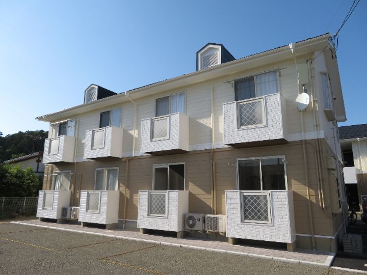 ファミール森合A棟の外観