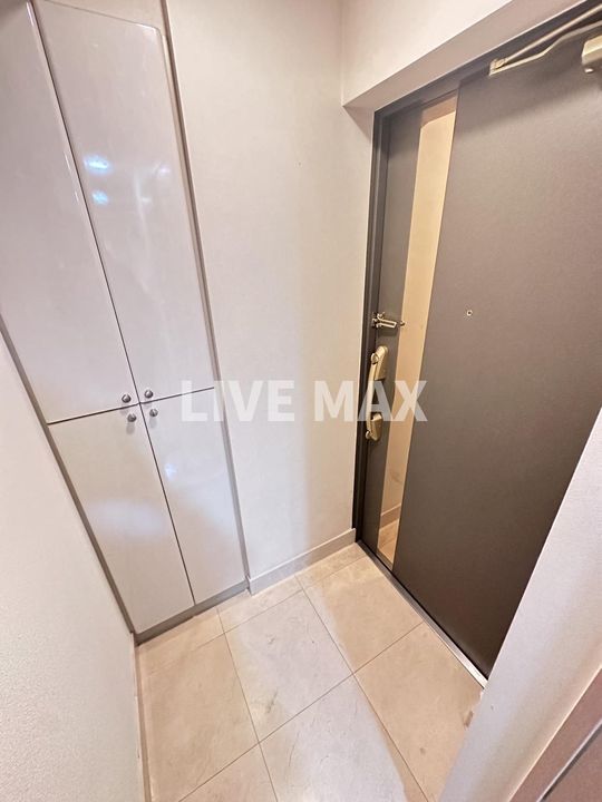 東京都中央区銀座2(マンション)の賃貸物件の玄関