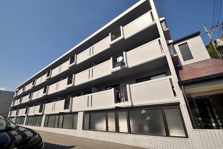 エイシンビルの外観